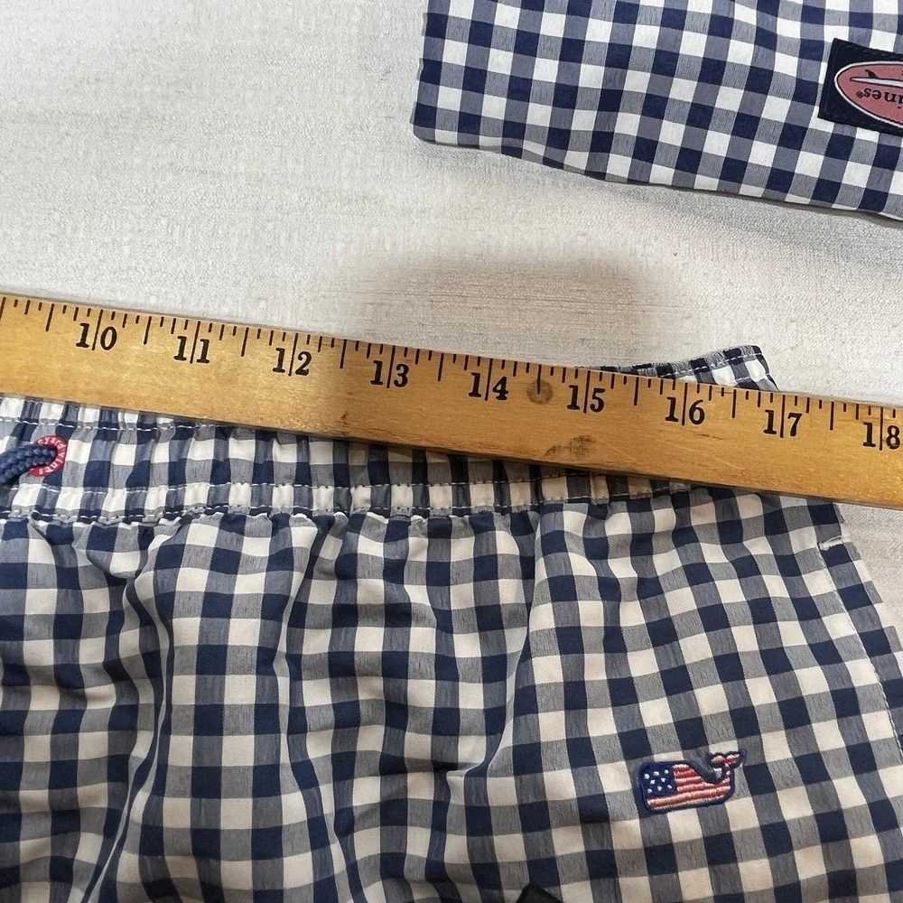 Vineyard Vines Embroidered Whales Swim Trunks Size L Pockets Lined USA W/ Pouch